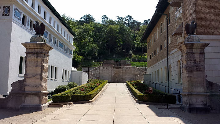 Sehenswürdigkeiten in der USA - Historic Entrance to Hot Springs Reserve in Arkansas. Sehenswürdigkeiten in der USA - Historic Entrance to Hot Springs Reserve in Hot Springs in Arkansas.