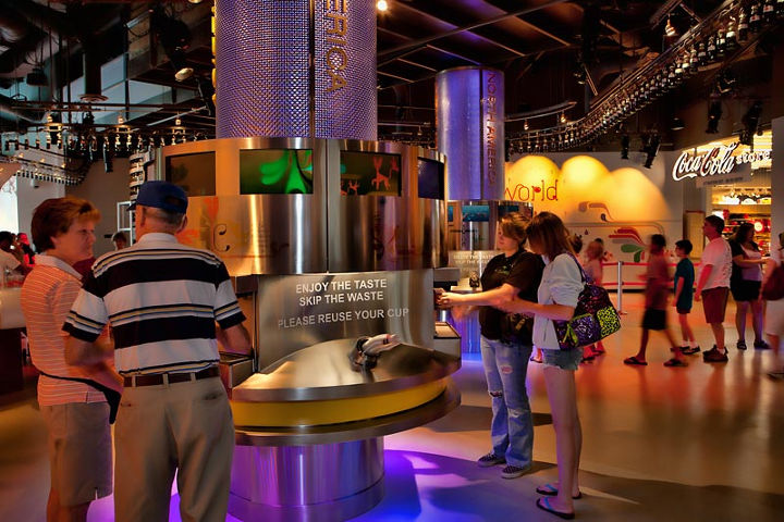 Sehenswürdigkeiten in der USA - World of Coca-Cola- Tasting Room I in Atlanta Sehenswürdigkeiten in der USA - World of Coca-Cola- Tasting Room I in Atlanta. © 2014, Kevin C. Rose /AtlantaPhotos.com