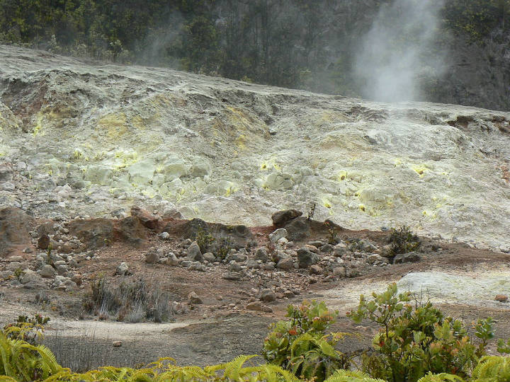 Sehenswürdigkeiten in der USA - Sulphur Banks in Volcanoes National Park Sehenswürdigkeiten in der USA - Sulphur Banks in Volcanoes National Park in Hawaii