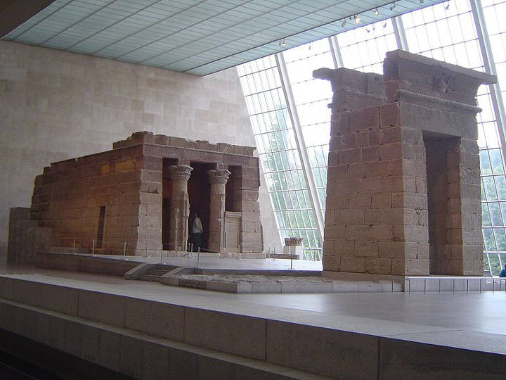 Sehenswürdigkeiten in der USA - Tempel Tendur im Metropolitan Museum, New York, USA. Sehenswürdigkeiten in der USA - Tempel Tendur im Metropolitan Museum, New York, USA.
